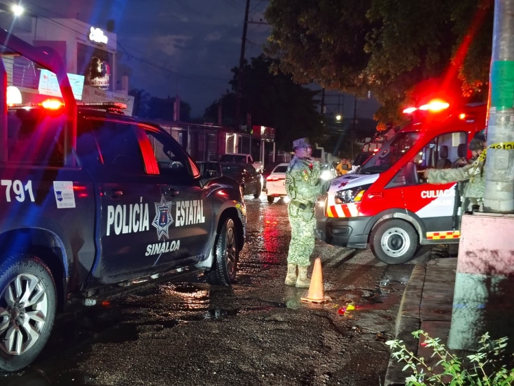 Fallece madre de familia al sufrir una descarga el&eacute;ctrica al acudir por su hijo a la escuela, en la 10 de Mayo, en Culiac&aacute;n