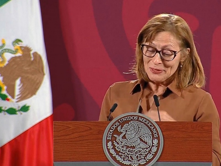 Tatiana Clouthier llora al renunciar a la Secretar&iacute;a de Econom&iacute;a; 'gracias presidente'