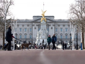 Brit&aacute;nicos rinden homenaje a Isabel II, un "modelo de integridad"