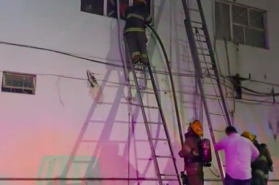 Sin personas afectadas tras incendio en una empresa agr&iacute;cola comercializadora de granos, en el Crucero, en Guasave