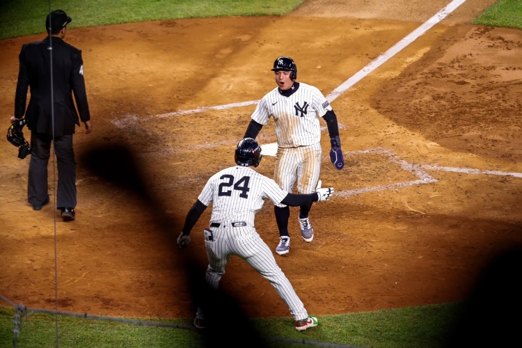 Yanquis toman ventaja en la Serie de Campeonato de la Americana