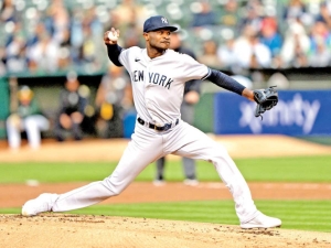 El dominicano Domingo Germ&aacute;n lanza juego perfecto con Yankees y entra a los libros de r&eacute;cords