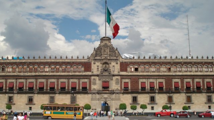 Casi 6 de cada 10 personas desconfían del gobierno en México