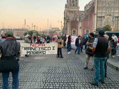 Manifestantes de SLP llegan a Palacio Nacional en CDMX para solicitar apoyo