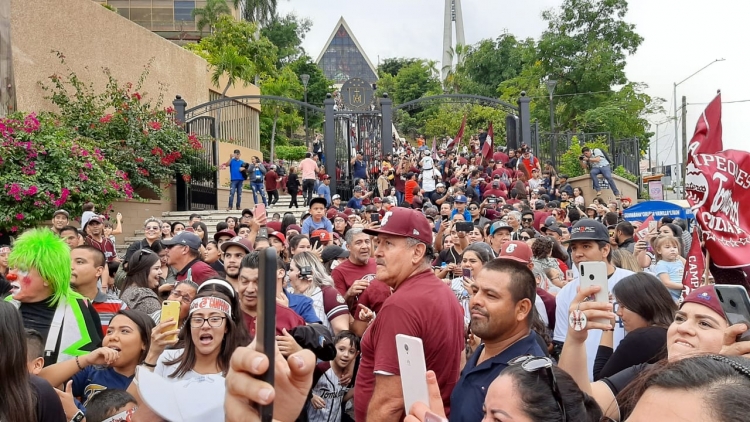 Culichis celebran en grande a los tomateros
