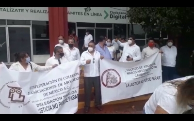 Exigen abogados a que se abran los juzgados
