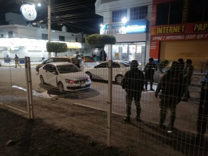 Muere un hombre y una mujer embarazada resulta herida en ataque a balazos en Mazatl&aacute;n