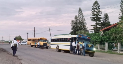 La DTyV sac&oacute; siete unidades piratas de transporte de jornaleros en Navolato
