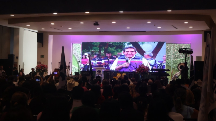 Con emotivo homenaje a H&eacute;ctor Melesio Cu&eacute;n Ojeda, celebra PAS su 14 aniversario