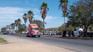 Ejecutan a un joven a bordo de un tr&aacute;iler, en la salida sur de Culiac&aacute;n