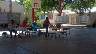 Solo 115 mil de m&aacute;s de 2 millones de sinaloenses acudi&oacute; a votar en la consulta popular