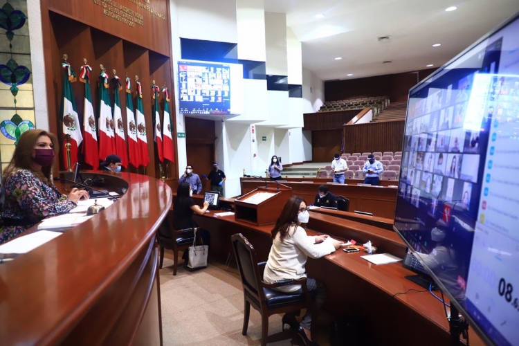 Aprueba Congreso de Sinaloa prohibir uso de logotipos en uniformes escolares