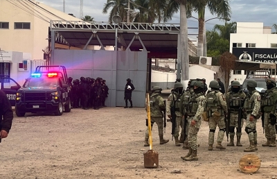 Una supuesta ri&ntilde;a en el interior del penal moviliza a las autoridades policiacas