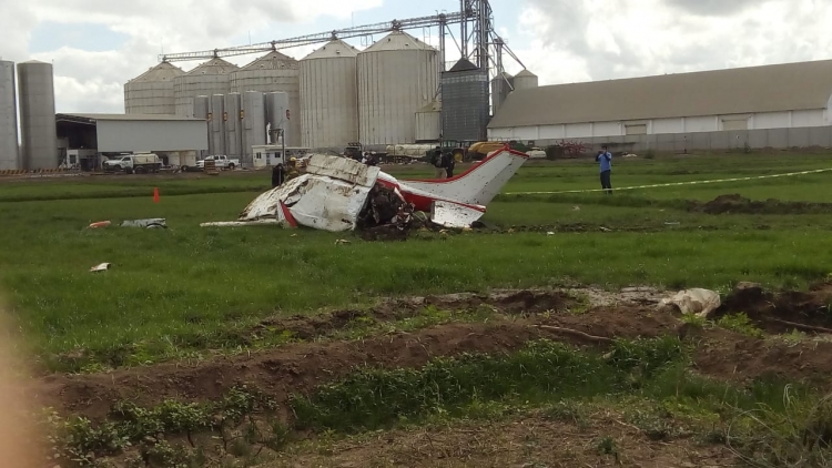 Se desploma avioneta en La Cofradía, Navolato: 3 muertos