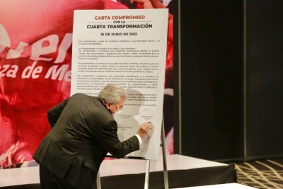 Firma Rubén Rocha carta compromiso con la Cuarta Transformación
