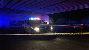 Localizan a un hombre asesinado con el rostro cubierto en La Costerita del sector Barrancos, Culiacán