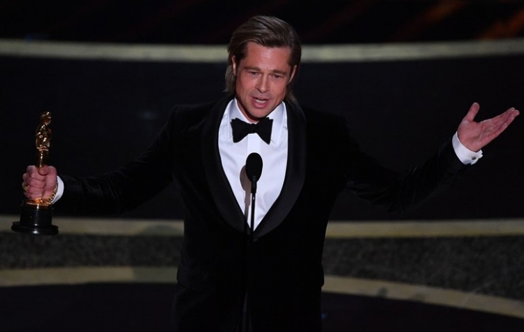 Brad Pitt gana el Oscar como mejor actor de reparto